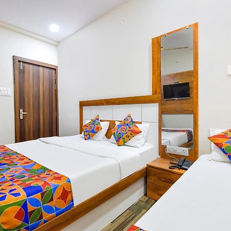 Fabexpress Nishesh Tower Hotel Уджайн Екстериор снимка