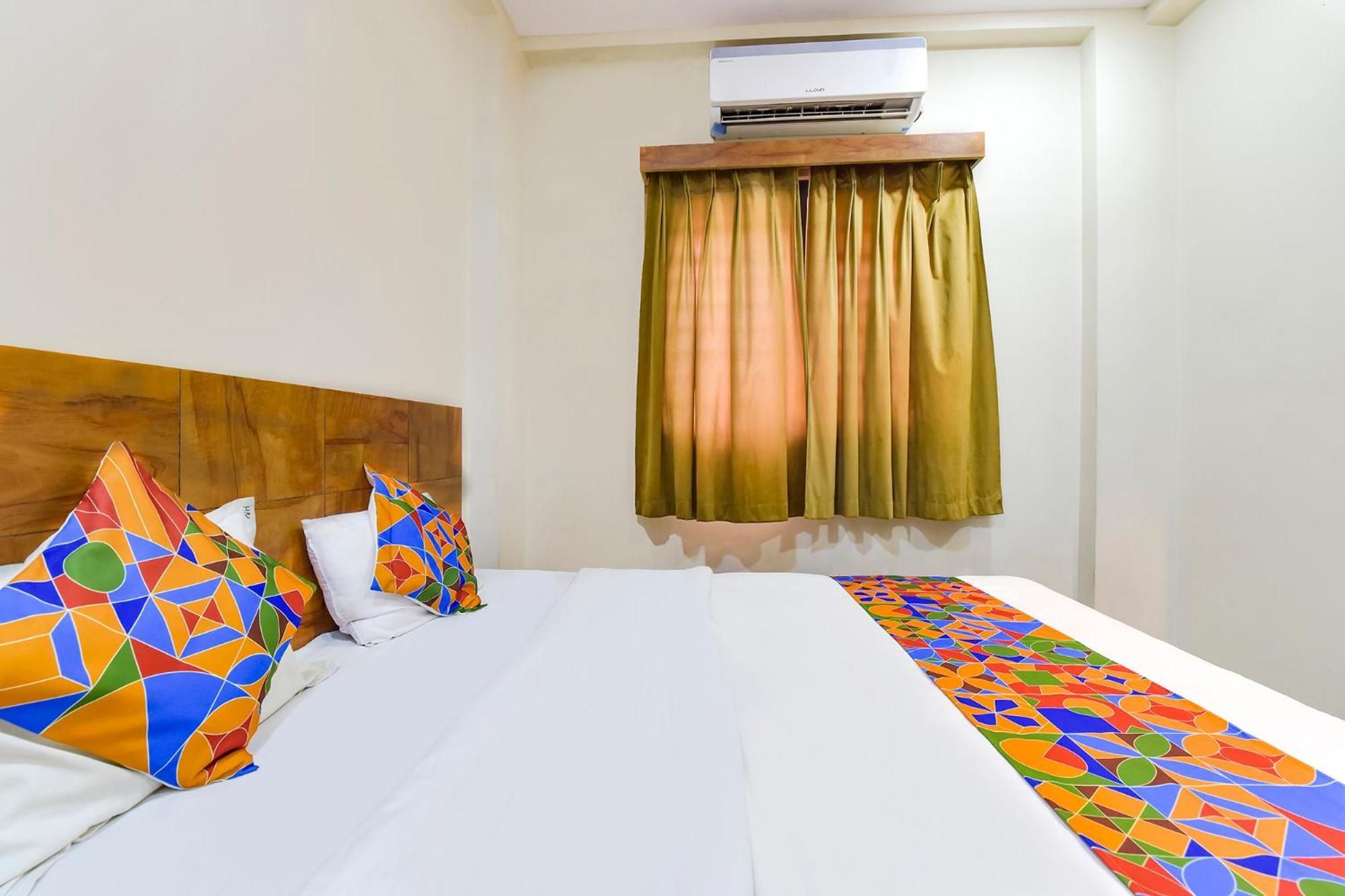Fabexpress Nishesh Tower Hotel Уджайн Екстериор снимка
