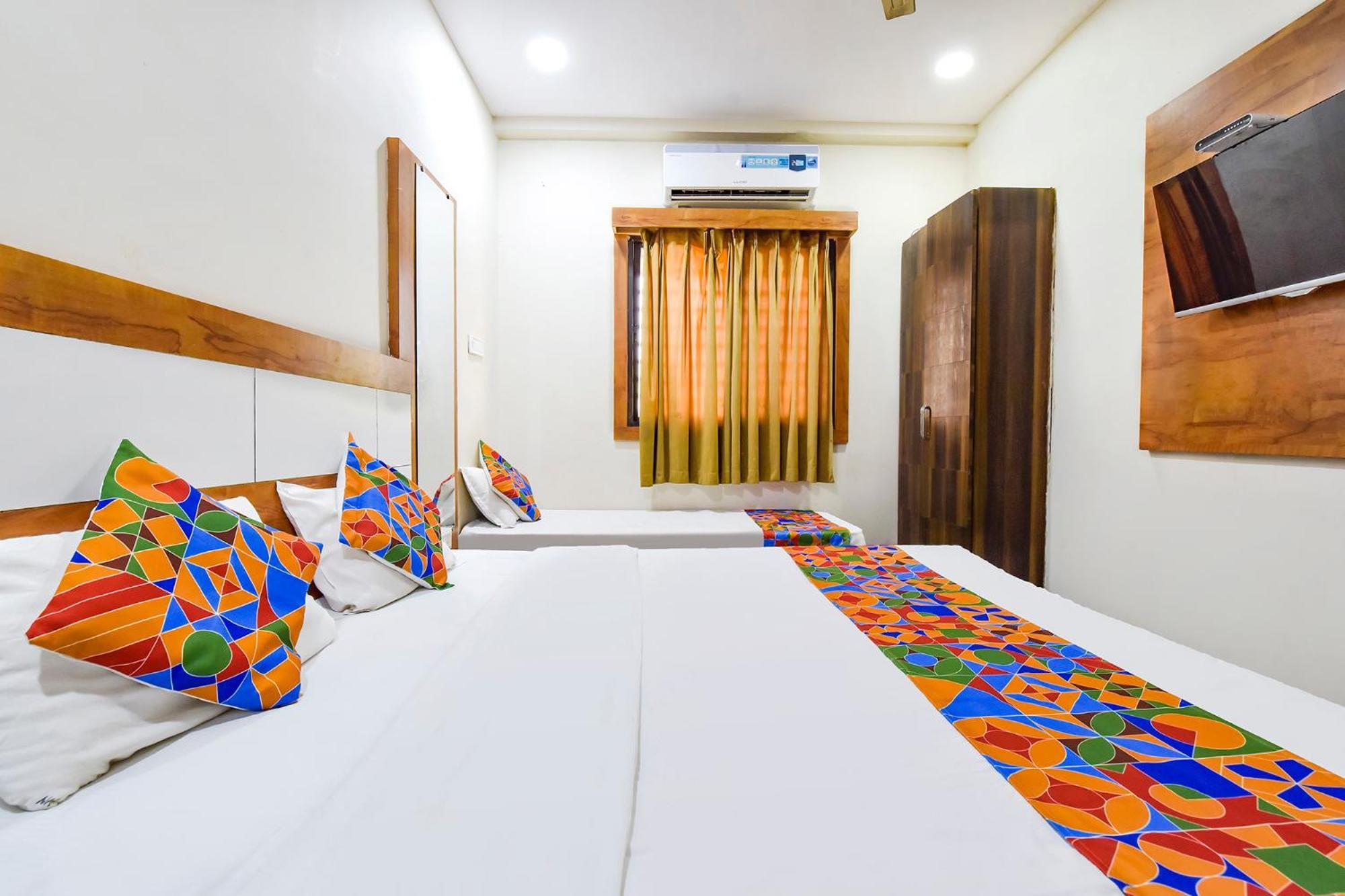 Fabexpress Nishesh Tower Hotel Уджайн Екстериор снимка